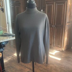 Have Bernard Sz M Graphite Mock neck Sweater GUC